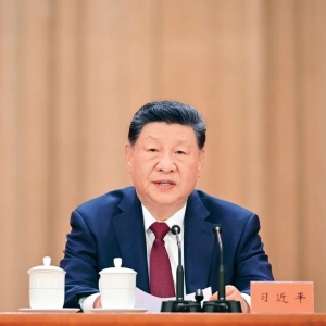 <strong>坚持落实管党治党政治责任</strong>